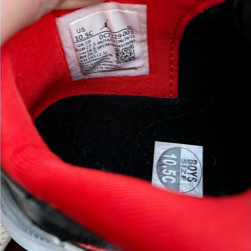 *SOLD* JORDAN Stay Loyal Kids Sneaker - Picture 7 of 10